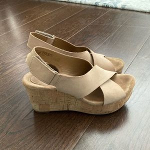 Clarks wedge sandals size 7